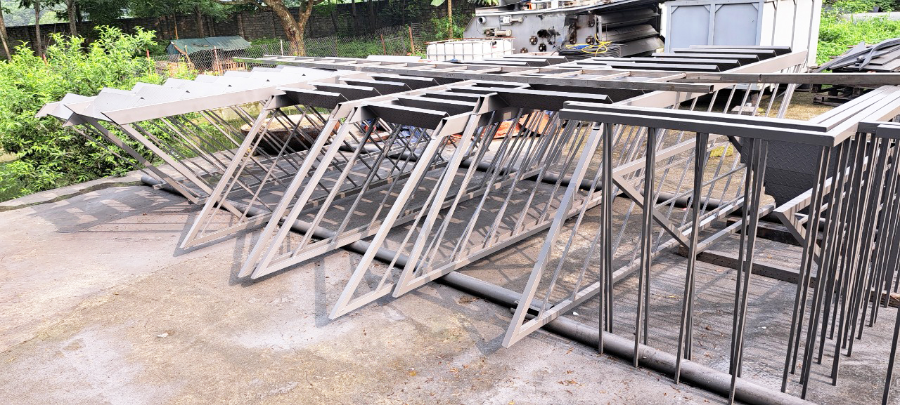 a metal structure with a few metal beams